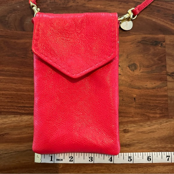 Clare V. Camille - Picture 9 of 10